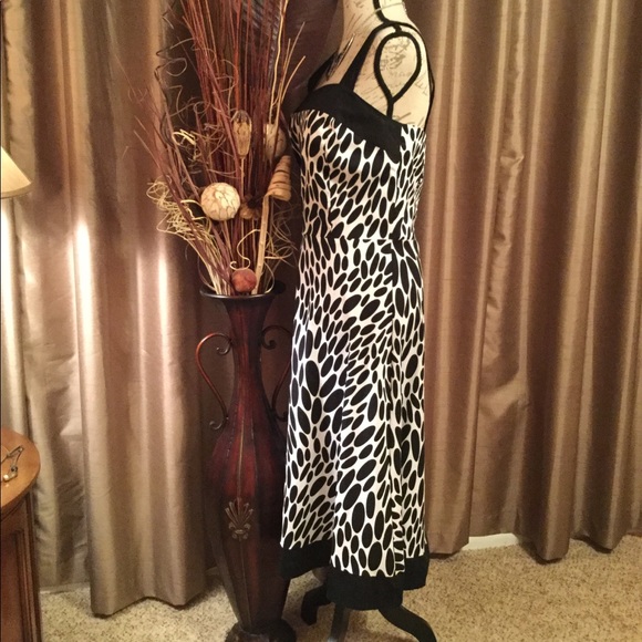 Beautiful Black & White Casual Sundress - Picture 3 of 8